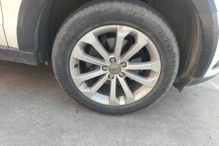 Used Audi Q5 2013 40 TFSI Technology Edition Right Front Wheel Hub