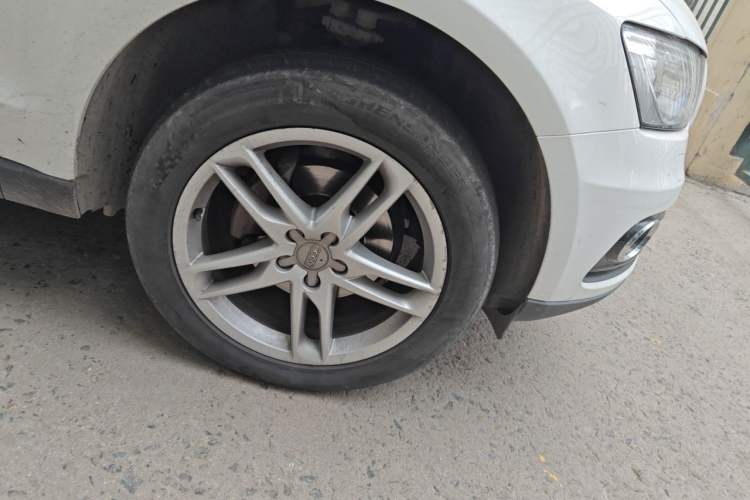 Used Audi Q5 2013 40 TFSI Ambition Right Front Wheel Hub