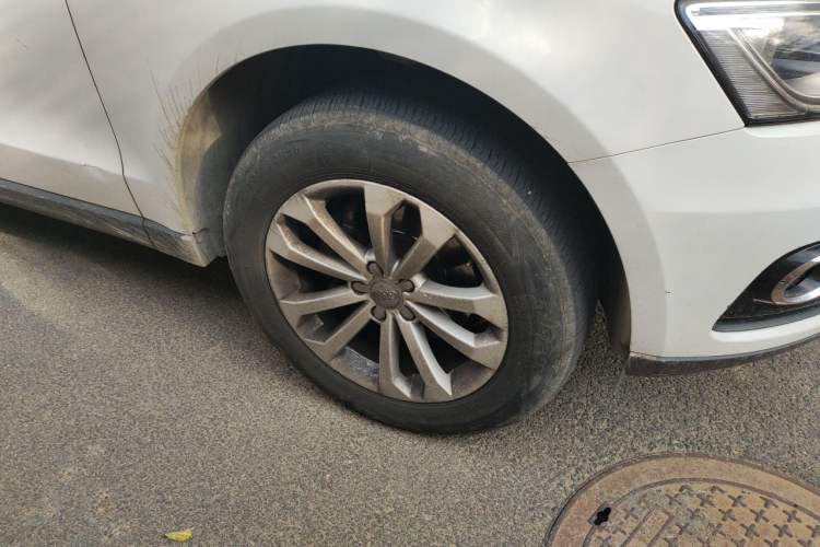Used Audi Q5 2013 40 TFSI Technology Edition Right Front Wheel Hub