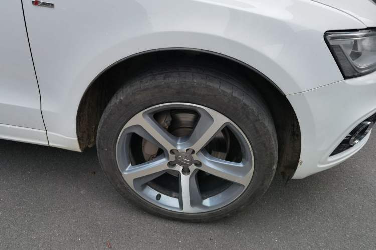 Used Audi Q5 2013 45 TFSI quattro Sport Edition Right Front Wheel Hub
