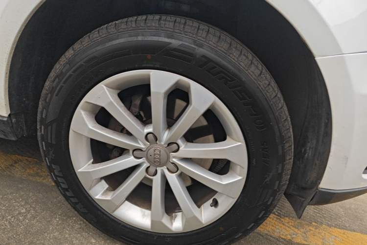Used Audi Q5 2013 40 TFSI Technology Edition Right Front Wheel Hub