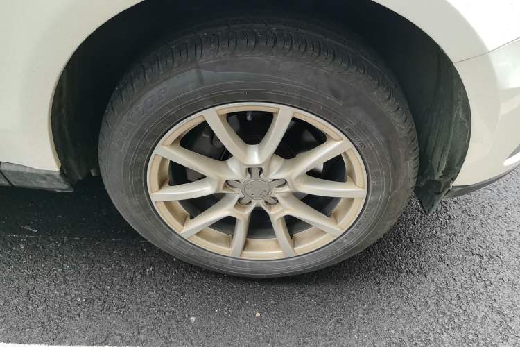 Used Audi Q5 2013 40 TFSI Ambition Right Front Wheel Hub