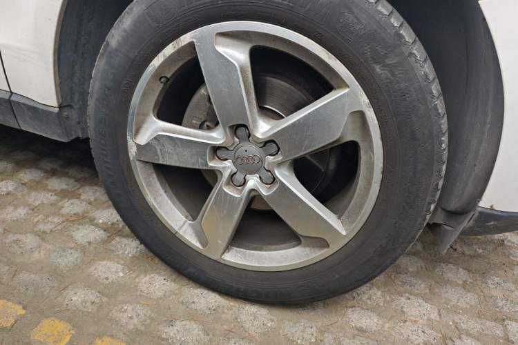 Used Audi Q5 2013 40 TFSI Technology Edition Right Front Wheel Hub