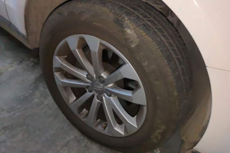 Used Audi Q5 2013 40 TFSI Technology Edition Right Front Wheel Hub