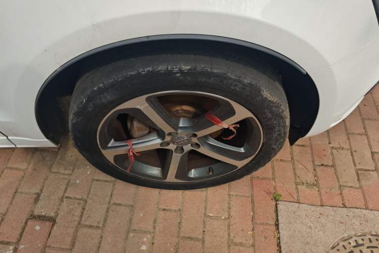 Used Audi Q5 2013 45 TFSI quattro Sport Edition Right Front Wheel Hub