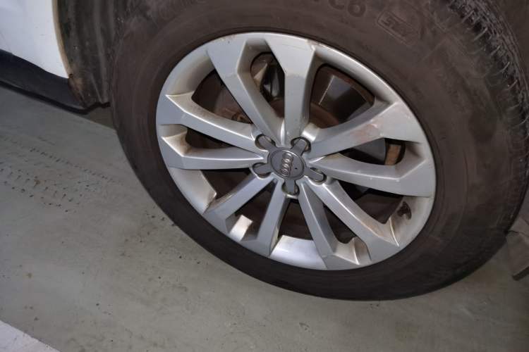 Used Audi Q5 2013 40 TFSI Technology Edition Right Front Wheel Hub