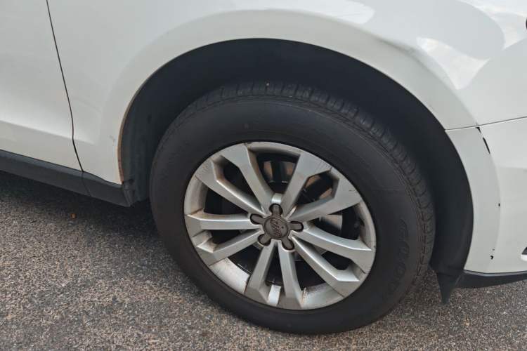 Used Audi Q5 2013 40 TFSI Technology Edition Right Front Wheel Hub