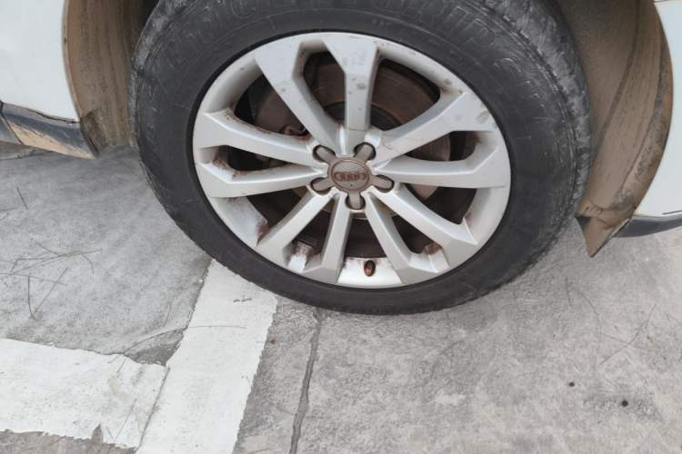 Used Audi Q5 2013 40 TFSI Technology Edition Right Front Wheel Hub