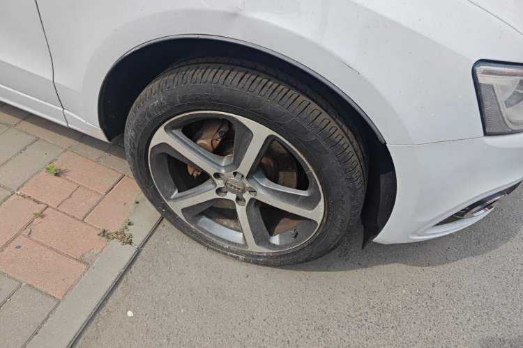 Used Audi Q5 2013 45 TFSI quattro Sport Edition Right Front Wheel Hub