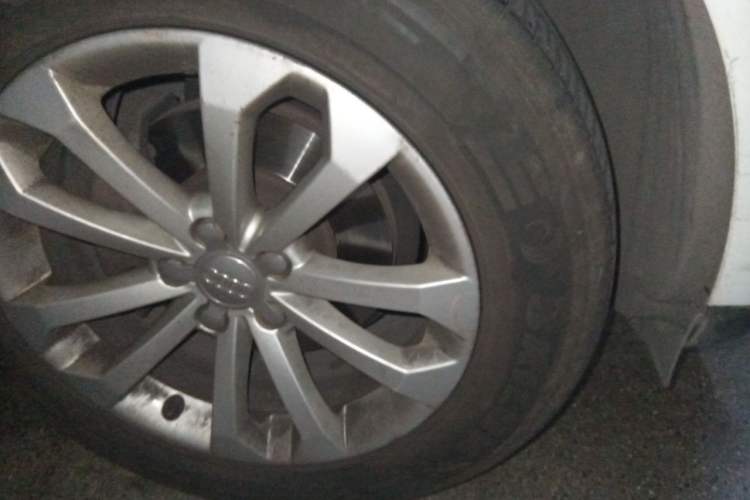 Used Audi Q5 2013 40 TFSI Technology Edition Right Front Wheel Hub