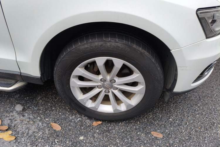 Used Audi Q5 2013 40 TFSI Technology Edition Right Front Wheel Hub