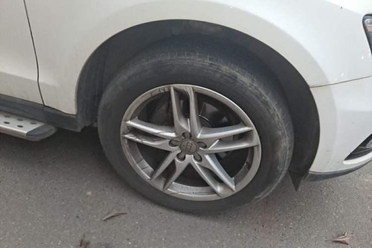 Used Audi Q5 2013 40 TFSI Ambition Right Front Wheel Hub