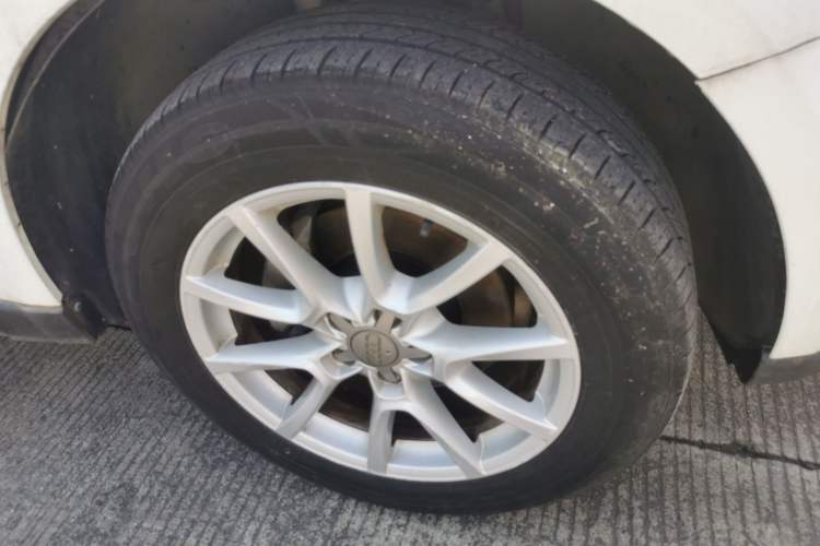 Used Audi Q5 2013 40 TFSI Ambition Right Front Wheel Hub