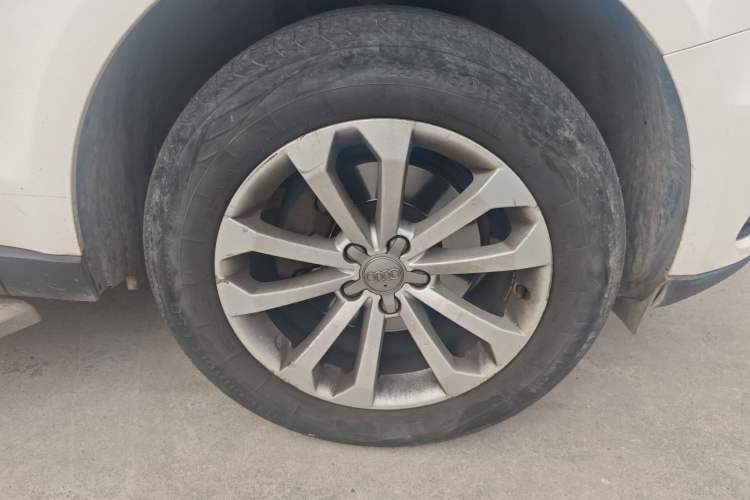 Used Audi Q5 2013 40 TFSI Technology Edition Right Front Wheel Hub