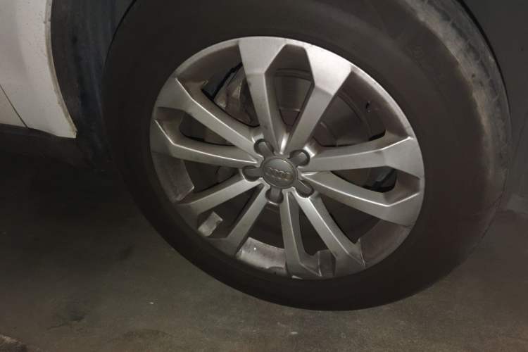 Used Audi Q5 2013 40 TFSI Technology Edition Right Front Wheel Hub