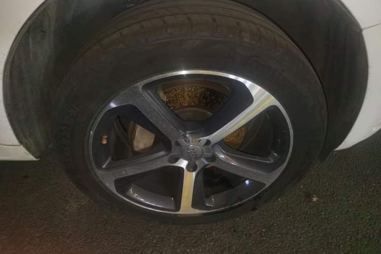 Used Audi Q5 2013 45 TFSI quattro Sport Edition Right Front Wheel Hub
