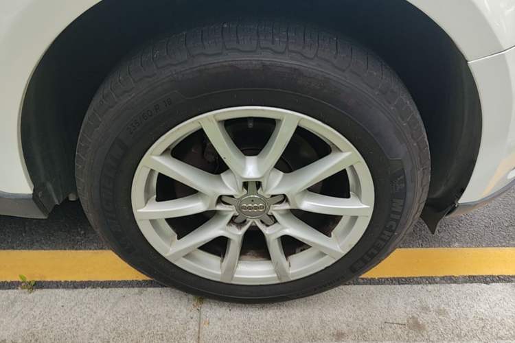 Used Audi Q5 2013 40 TFSI Ambition Right Front Wheel Hub