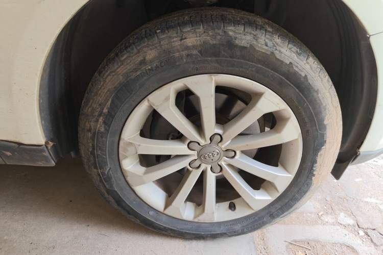Used Audi Q5 2013 40 TFSI Technology Edition Right Front Wheel Hub