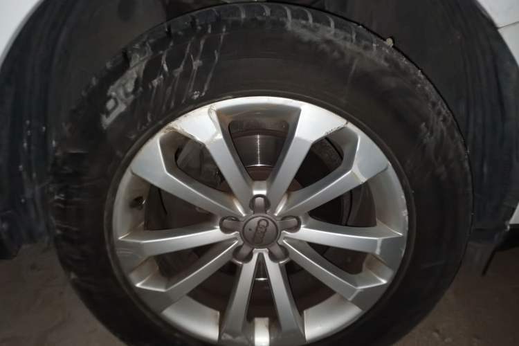 Used Audi Q5 2013 40 TFSI Ambition Right Front Wheel Hub