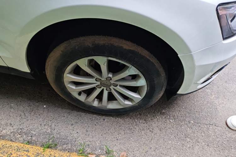 Used Audi Q5 2013 40 TFSI Technology Edition Right Front Wheel Hub