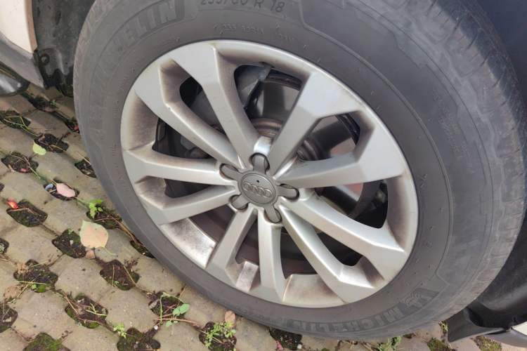Used Audi Q5 2013 40 TFSI Technology Edition Right Front Wheel Hub