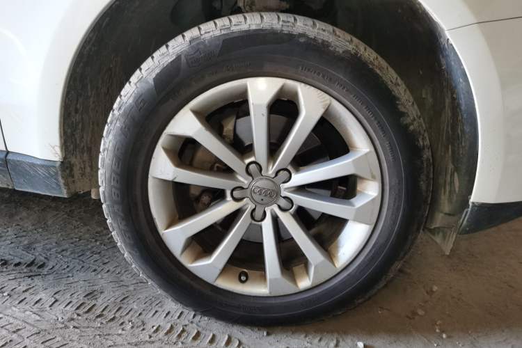 Used Audi Q5 2013 40 TFSI Technology Edition Right Front Wheel Hub