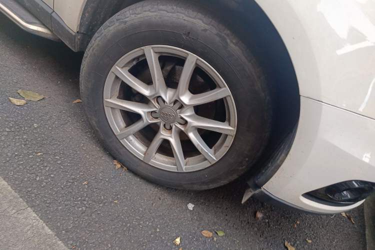 Used Audi Q5 2013 40 TFSI Ambition Right Front Wheel Hub