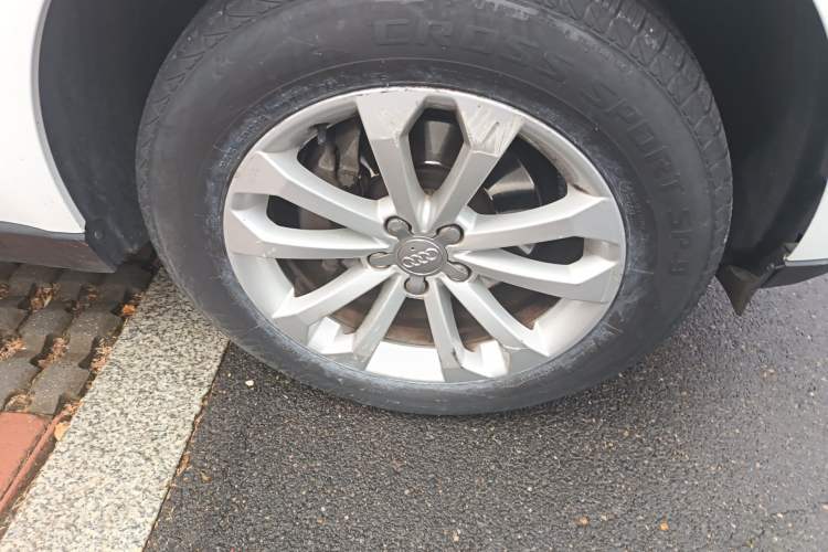 Used Audi Q5 2013 40 TFSI Technology Edition Right Front Wheel Hub
