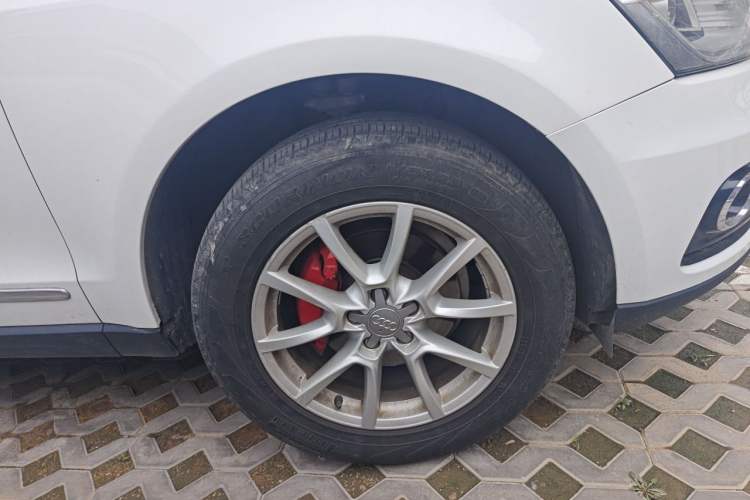 Used Audi Q5 2013 40 TFSI Technology Edition Right Front Wheel Hub