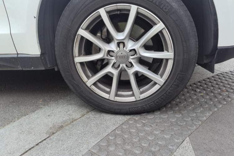 Used Audi Q5 2013 40 TFSI Ambition Right Front Wheel Hub