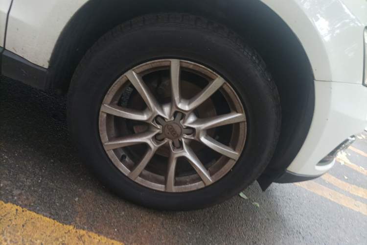 Used Audi Q5 2013 40 TFSI Ambition Right Front Wheel Hub
