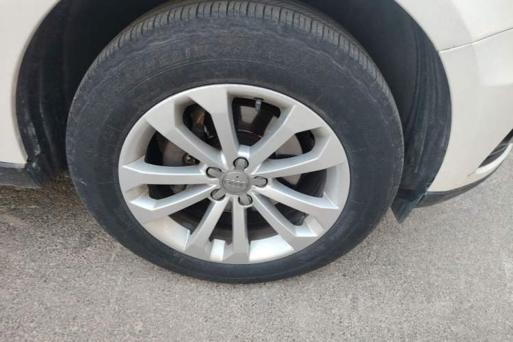 Used Audi Q5 2013 40 TFSI Technology Edition Right Front Wheel Hub