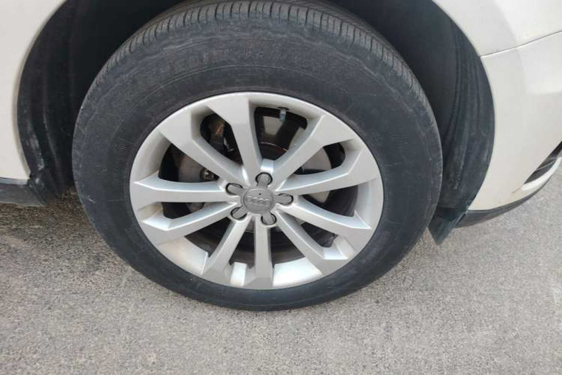 Used Audi Q5 2013 40 TFSI Technology Edition Right Front Wheel Hub