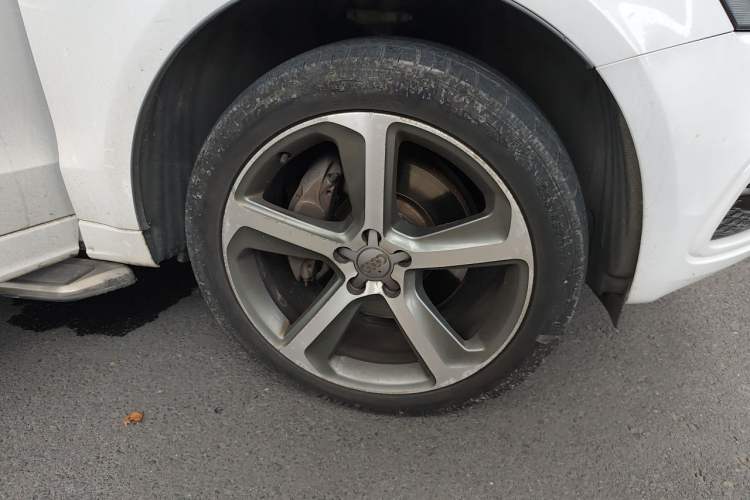 Used Audi Q5 2013 45 TFSI quattro Sport Edition Right Front Wheel Hub