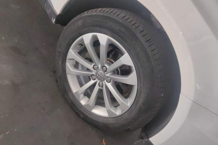 Used Audi Q5 2013 40 TFSI Technology Edition Right Front Wheel Hub