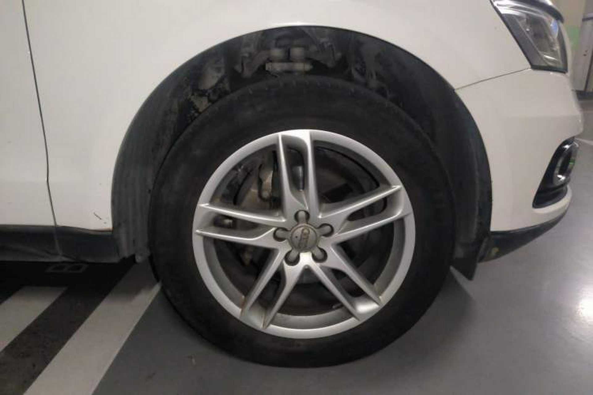 Used Audi Q5 2013 40 TFSI Comfort Edition Right Front Wheel Hub