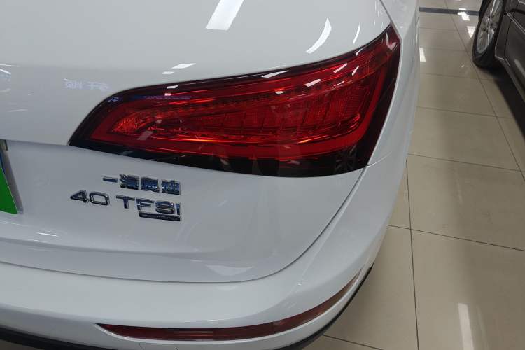 Used Audi Q5 2013 40 TFSI Comfort Edition Right Rear Taillight