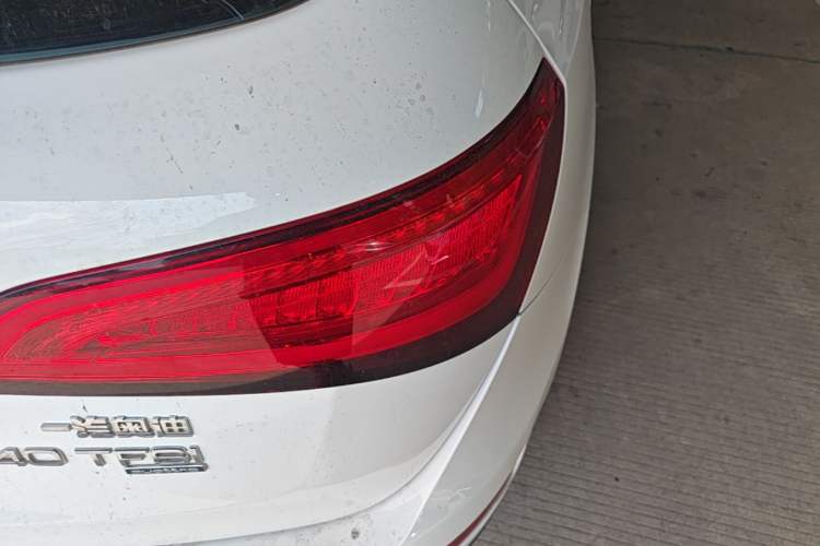 Used Audi Q5 2013 40 TFSI Comfort Edition Right Rear Taillight