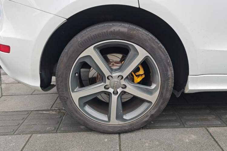 Used Audi Q5 2013 45 TFSI quattro Sport Edition Right Rear Wheel Hub