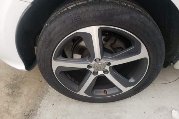 Used Audi Q5 2013 45 TFSI quattro Sport Edition Right Rear Wheel Hub