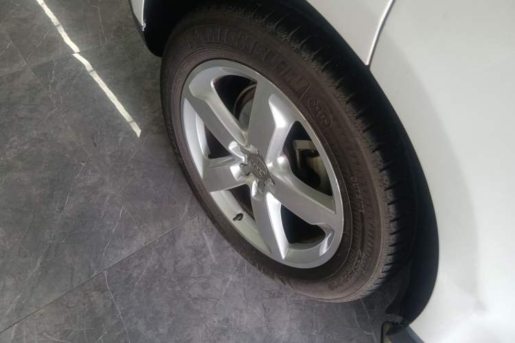 Used Audi Q5 2013 40 TFSI Comfort Edition Right Rear Wheel Hub
