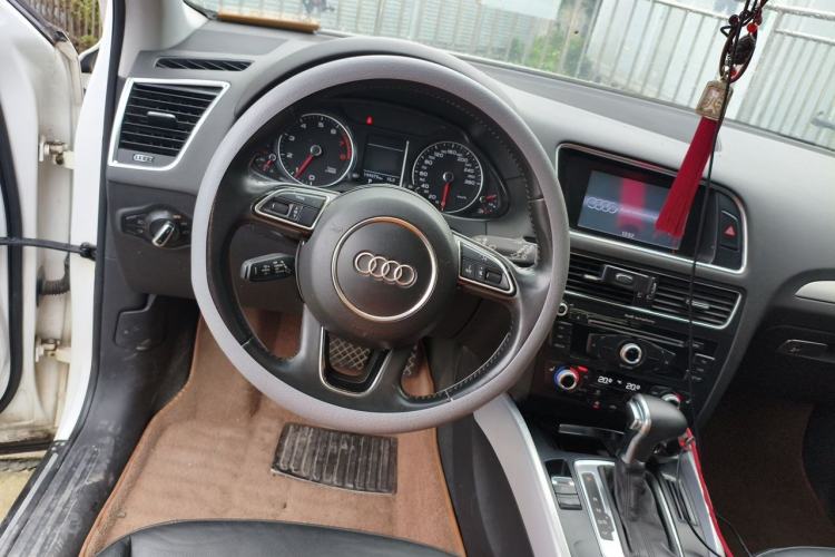Used Audi Q5 2013 40 TFSI Technology Edition Steering Wheel