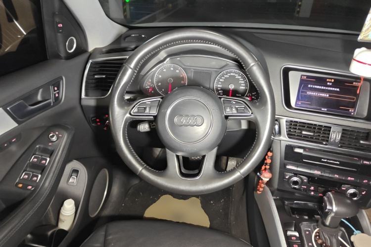 Used Audi Q5 2013 45 TFSI quattro Sport Edition Steering Wheel