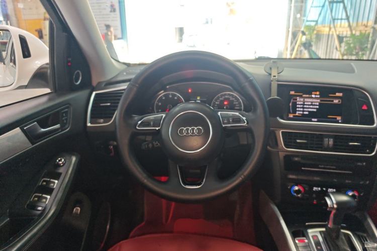 Used Audi Q5 2013 45 TFSI quattro Sport Edition Steering Wheel