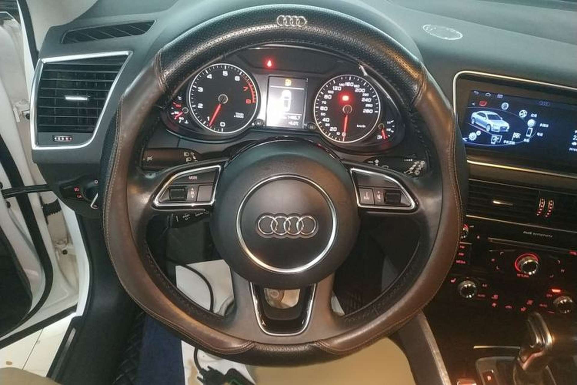 Used Audi Q5 2013 40 TFSI Technology Edition Steering Wheel