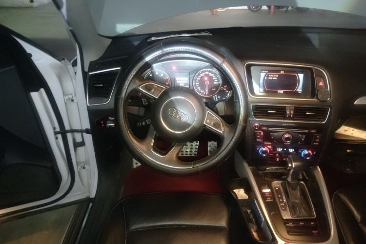 Used Audi Q5 2013 40 TFSI Technology Edition Steering Wheel