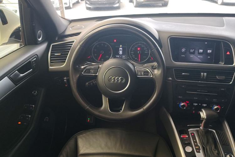 Used Audi Q5 2013 45 TFSI quattro Sport Edition Steering Wheel