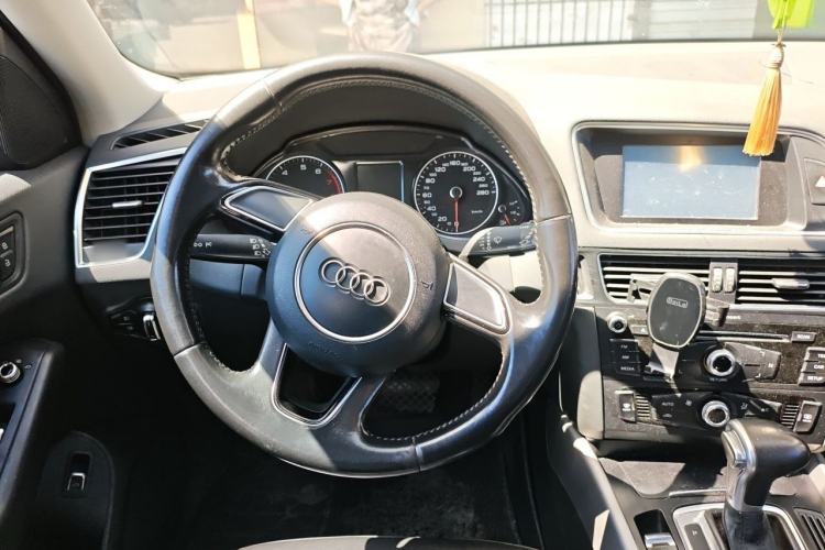 Used Audi Q5 2013 40 TFSI Ambition Steering Wheel
