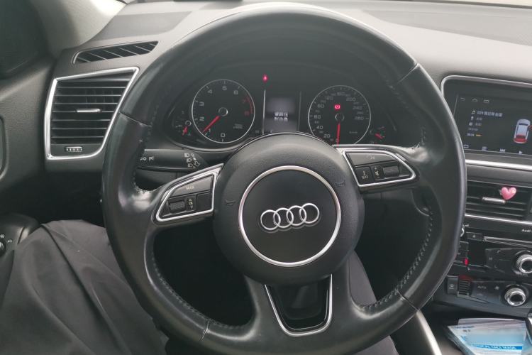 Used Audi Q5 2013 40 TFSI Ambition Steering Wheel