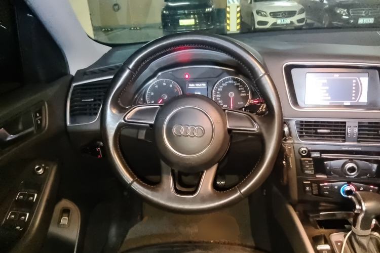 Used Audi Q5 2013 40 TFSI Ambition Steering Wheel